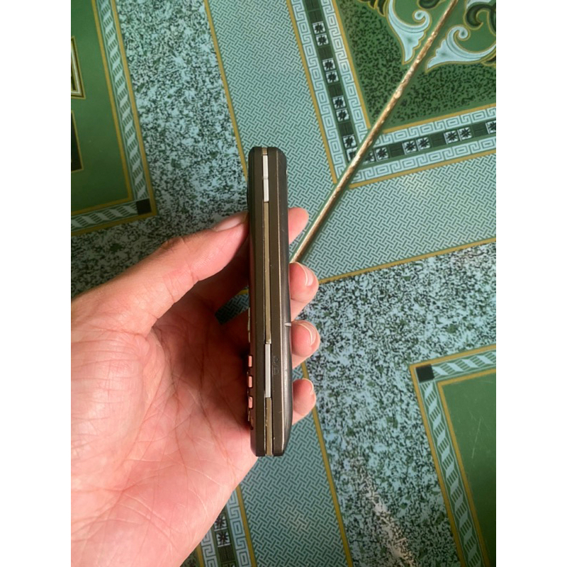 Xác điện thoại Sony Ericsson K770i không rõ tình trạng