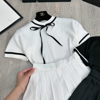 Set áo sơ mi cộc tay chất xốp kẻ sọc kèm chân váy xếp ly xám TSW