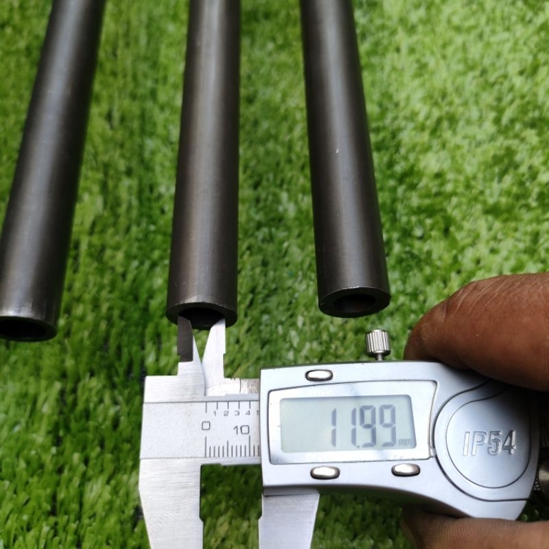 Ống_thép_đúc_lỗ_trong12_phi_ngoài_18