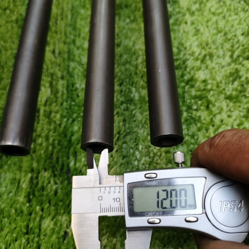 Ống_thép_đúc_lỗ_trong12_phi_ngoài_18