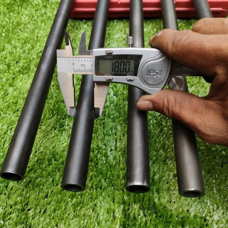 Ống_thép_đúc_lỗ_trong12_phi_ngoài_18