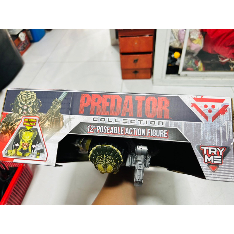 Mô hình Predator Collection 2021 Depredador 30cm Con Luz Laser