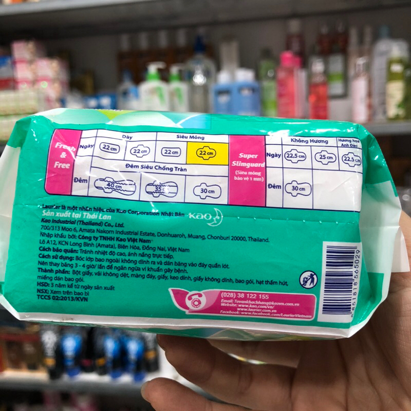 Băng vệ sinh Laurier Fresh and Free siêu thấm siêu mỏng cánh 8 miếng