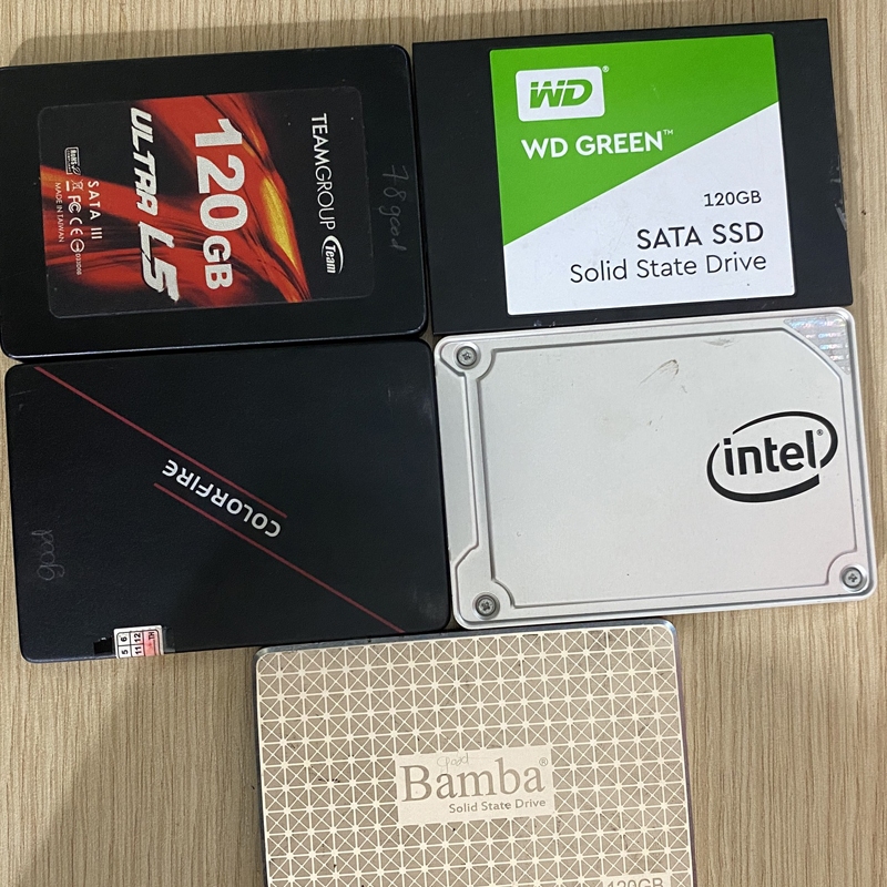 Ssd 120gb cũ tặng kèm dây sata, hàng bóc máy sức khỏe tốt, cài phần mềm theo yêu cầu
