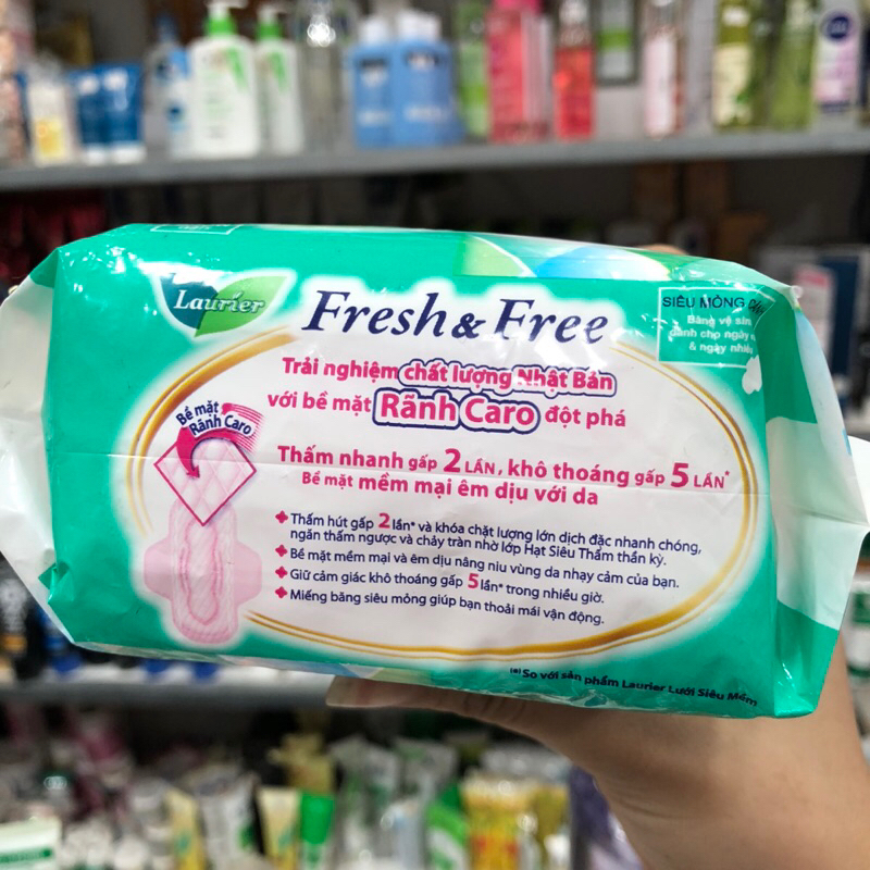 Băng vệ sinh Laurier Fresh and Free siêu thấm siêu mỏng cánh 8 miếng