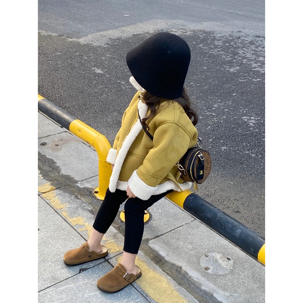 Áo khoác da lộn lót lông cừa xamh cốm - Hàng qccc bé gái