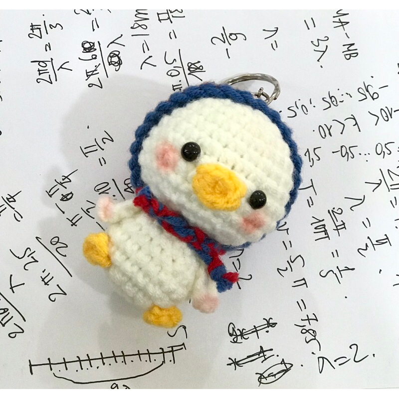 Vịt mini đội mũ spiderman