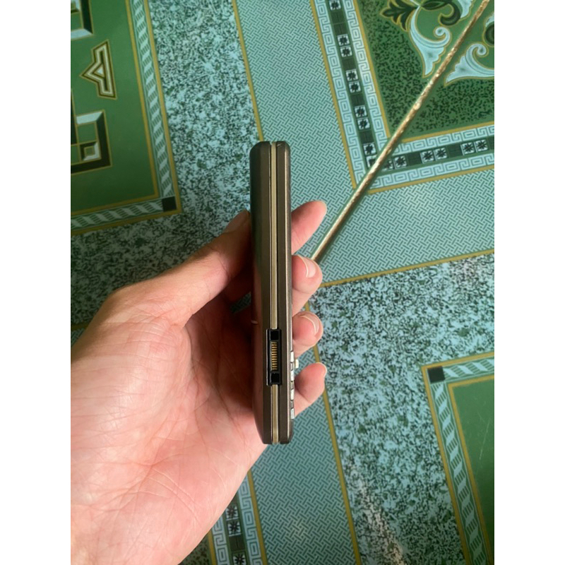 Xác điện thoại Sony Ericsson K770i không rõ tình trạng