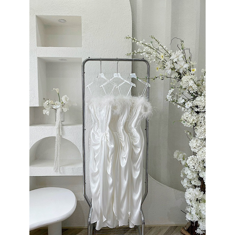 Đầm tiệc trễ vai lông vũ