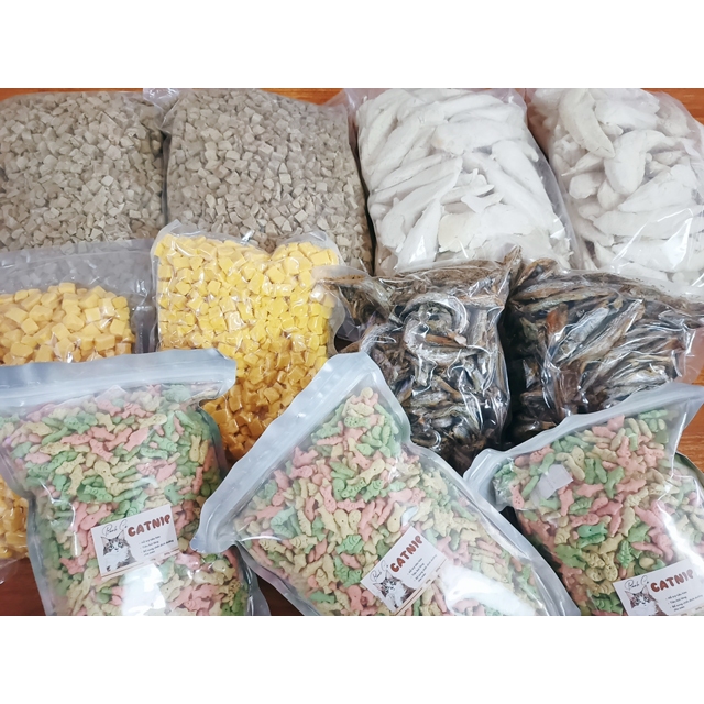 Gói 50g Thịt sấy đông khô cho chó mèo Cá trứng, Gà viên, Gà miếng, Gan sấy, Lòng đỏ trứng giúp chó mèo nhanh béo