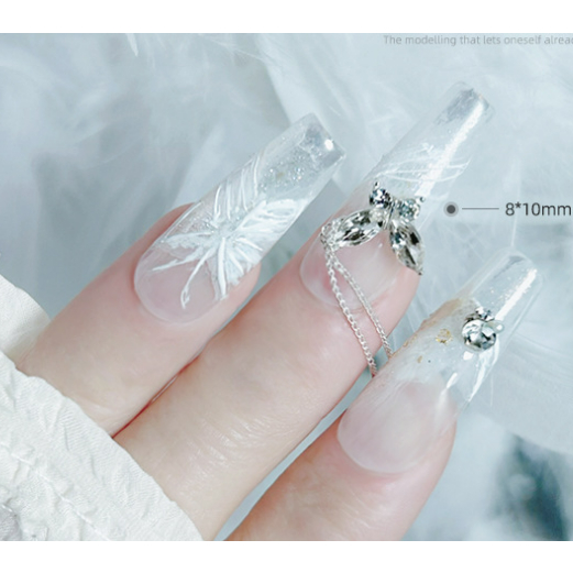 Charm buom trang trí móng nhéa