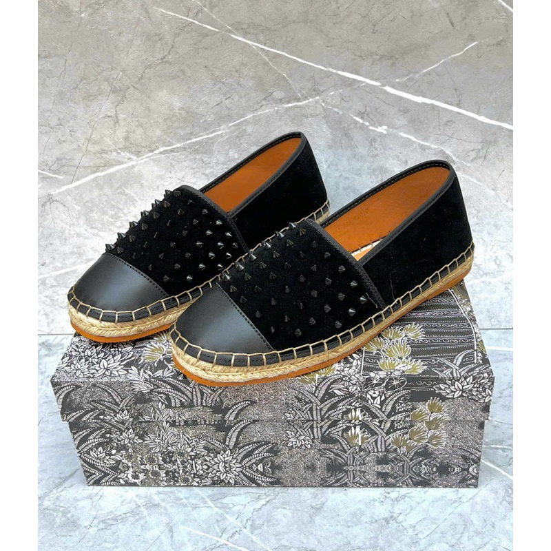 Giày slipon đính đá đen khâu đế chắc chắn,giày cói thêu mũi da hoạ tiết đính đá đen bắn xuyên vải chắc chắn