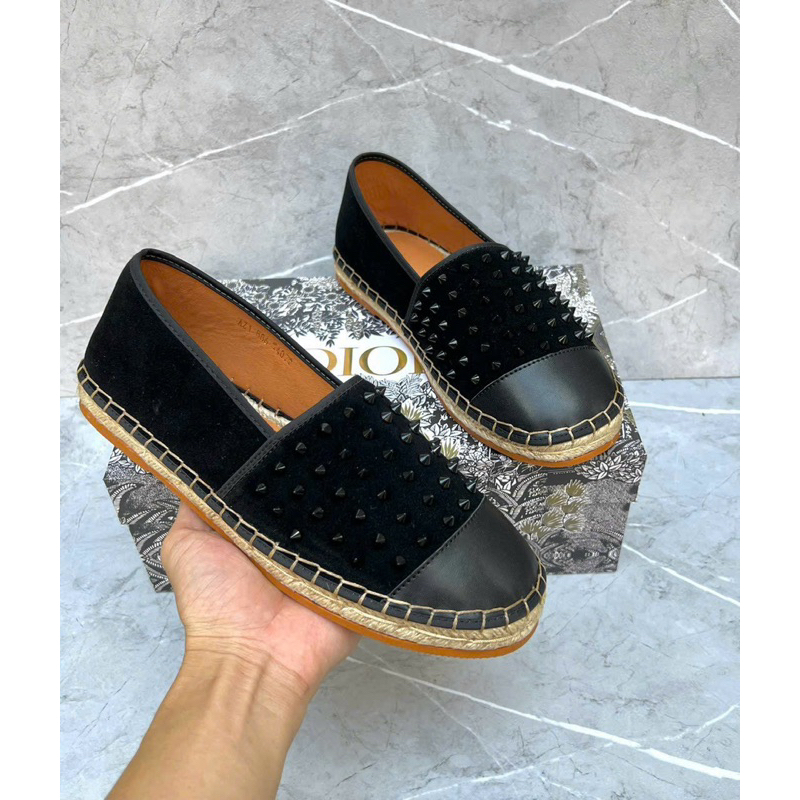 Giày slipon đính đá đen khâu đế chắc chắn,giày cói thêu mũi da hoạ tiết đính đá đen bắn xuyên vải chắc chắn