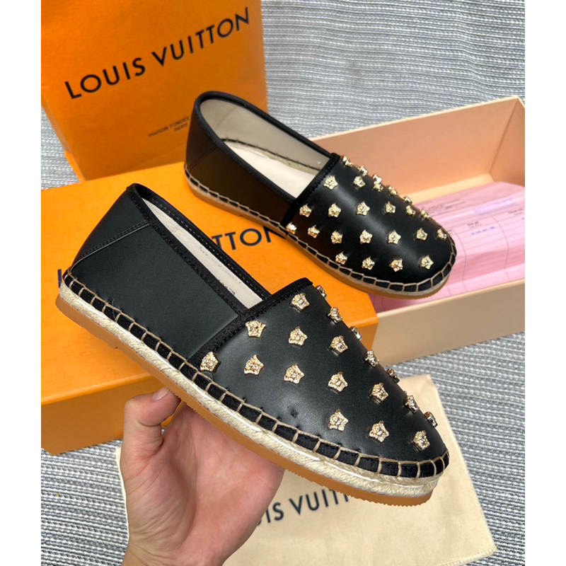 Giày slipon đính đá hình ver.sa.ce đơn giản,giày cói khâu đế đính logo đầu người ver.sa.ce đơn giản