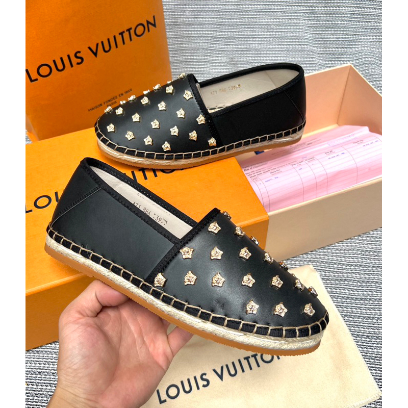 Giày slipon đính đá hình ver.sa.ce đơn giản,giày cói khâu đế đính logo đầu người ver.sa.ce đơn giản