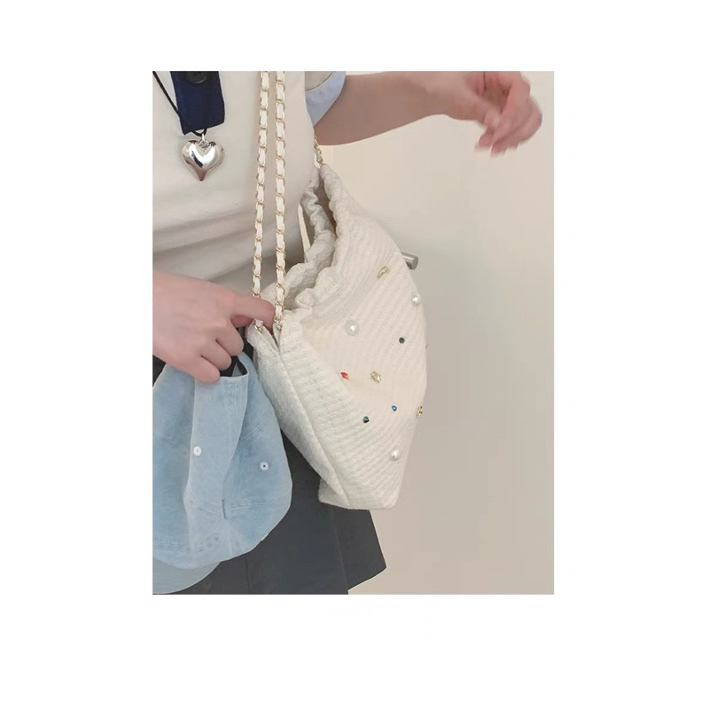 Túi đính phong cách Hàn