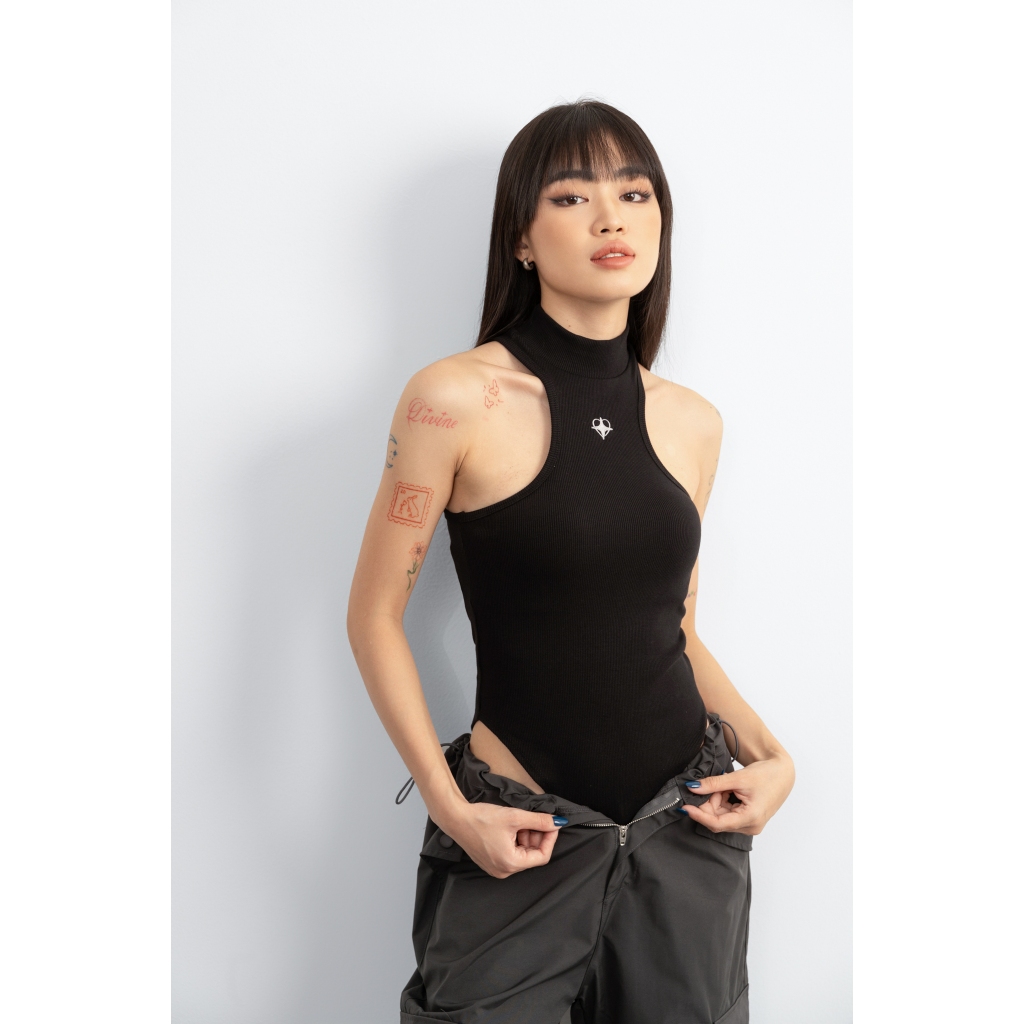 Áo bodysuit 3 lỗ cổ cao The Kim, áo liền thân chất liệu thun gân thêu trái tim ngực T203