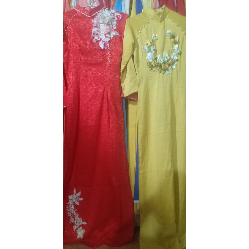 Áo dài chốt ngẫu nhiên. ..