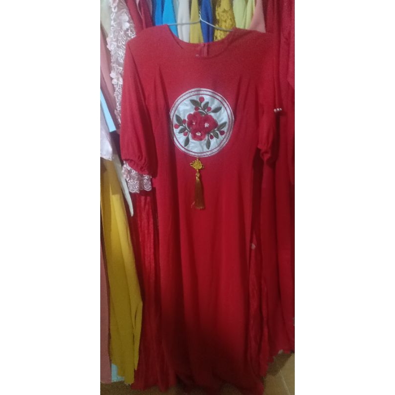 Áo dài chốt ngẫu nhiên. ..