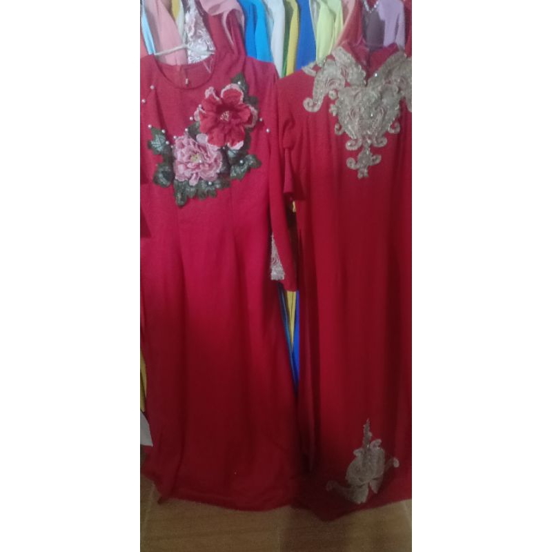Áo dài chốt ngẫu nhiên. ..