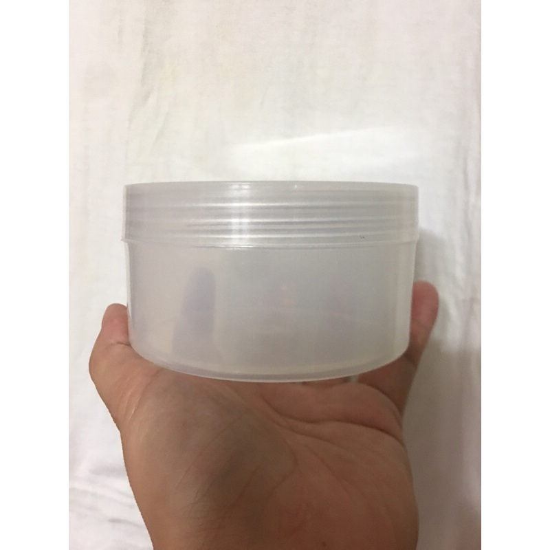 Hủ nhựa  dẹp 200g -250g đựng kem body , không  độn đáy có nắp lót