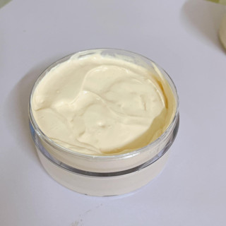 Kem Body - Kim Hằng Trương