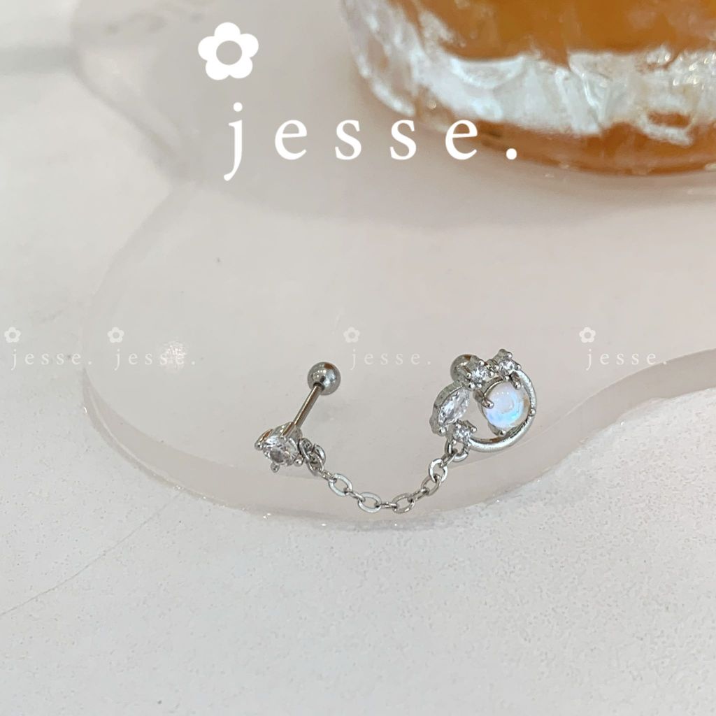 1  chiếc  khuyên tai  xích 2 lỗ jessevn