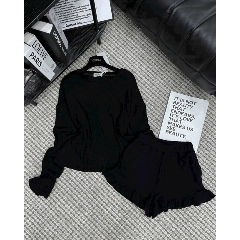 Set áo tay dài phối quần short viền bèo