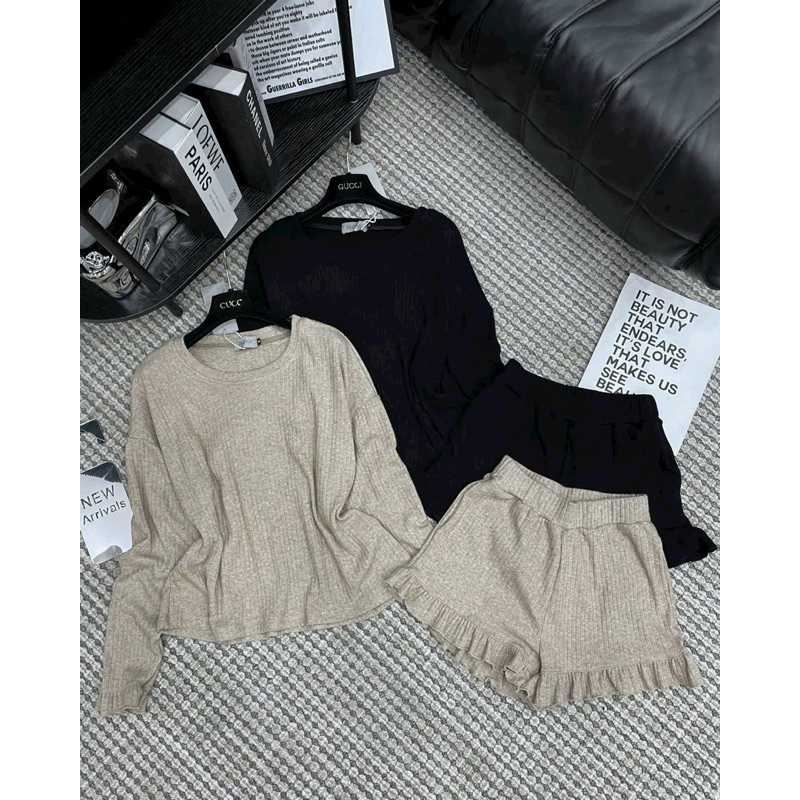 Set áo tay dài phối quần short viền bèo