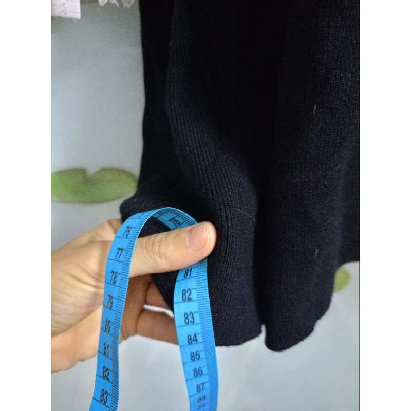 Đầm len đen size M