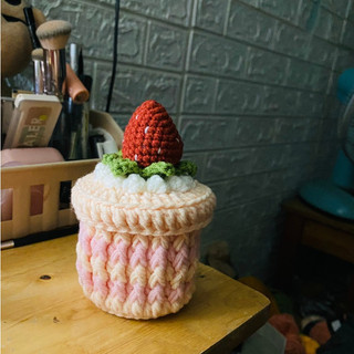 (Hộp quà tặng) Hộp bánh sinh nhật móc len handmade