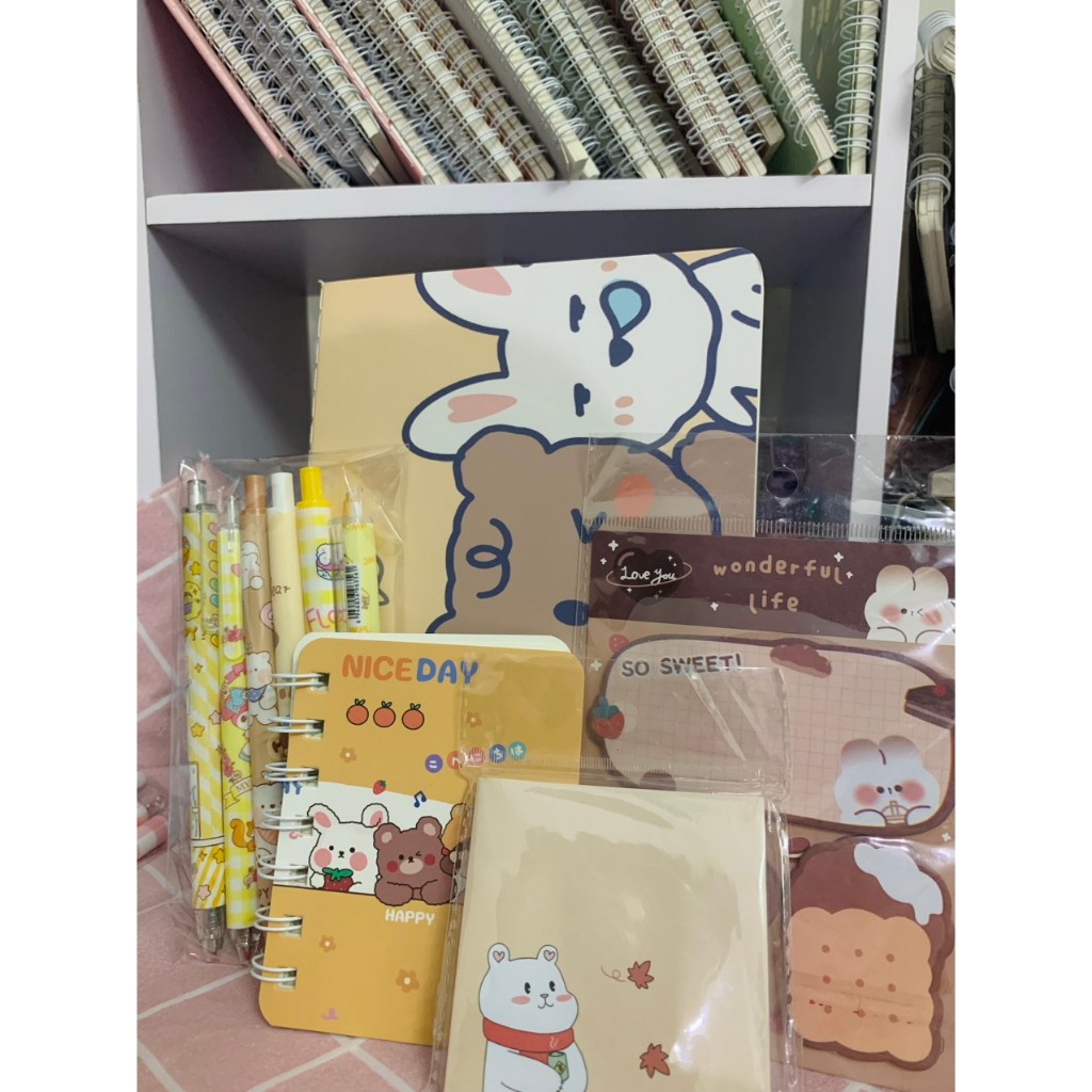 Combo học tập siu cute gồm bút gel bấm , vở , gương mini