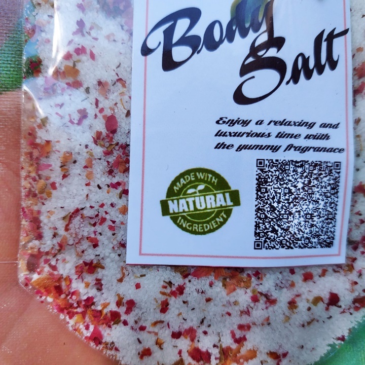 Muối tắm hoa hồng nhiều hoa hồng khô Body Salt 100g