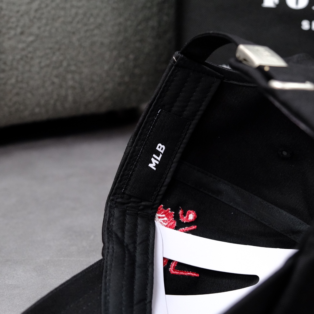 Mũ Nón MLB Ny Đen Thêu Logo Tim Love  | Fox Sneaker