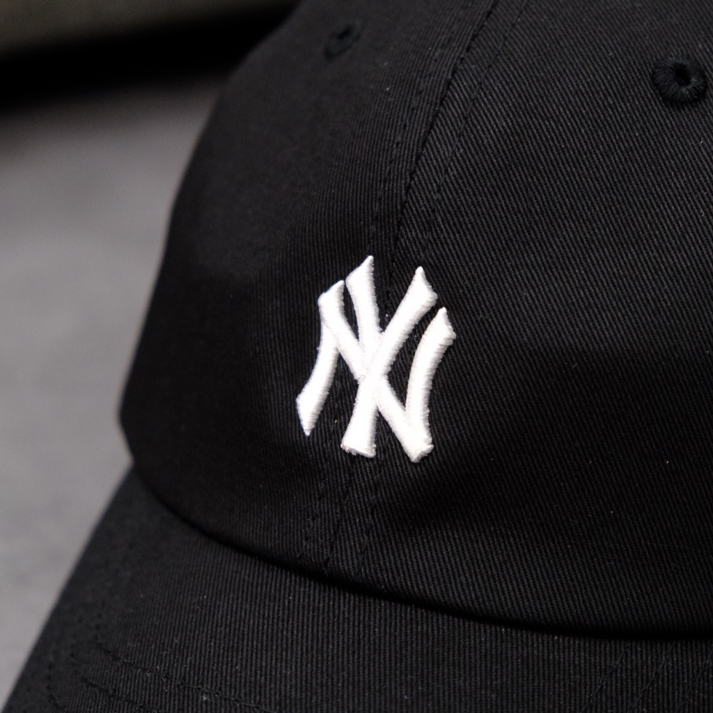 Mũ Nón MLB Ny Đen Thêu Logo Tim Love  | Fox Sneaker