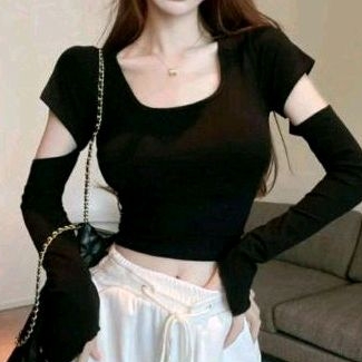 Áo thun croptop tay dài cổ vuông SM09