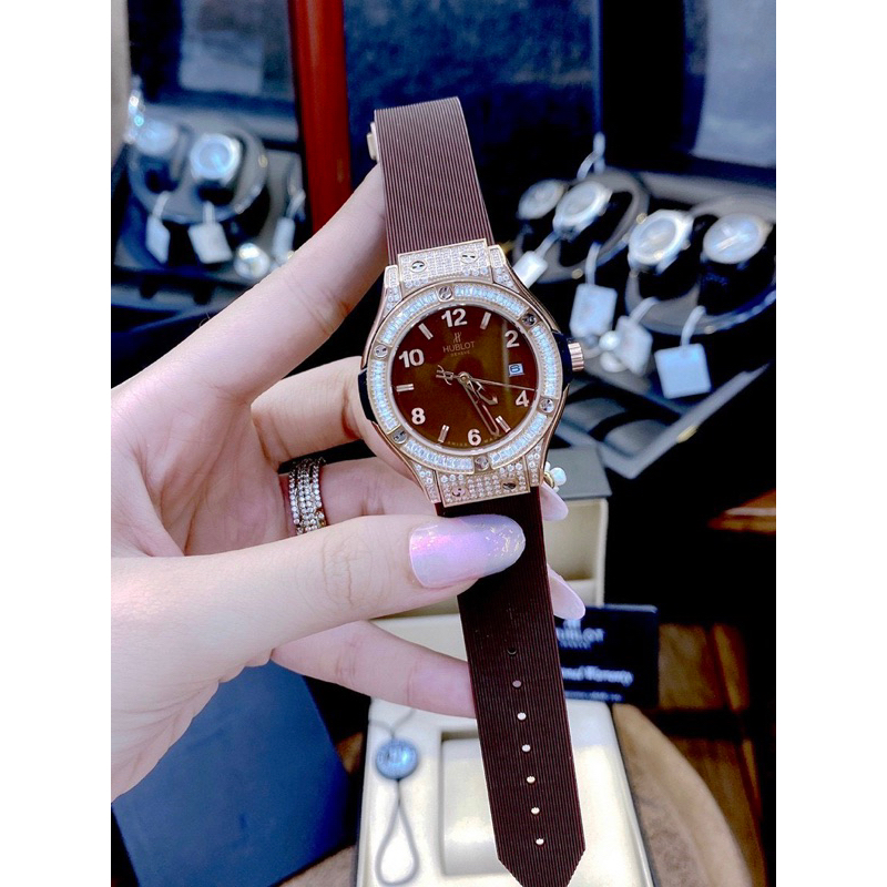 Đồng hồ nữ Hublott mặt tròn đính đá dây cao su
