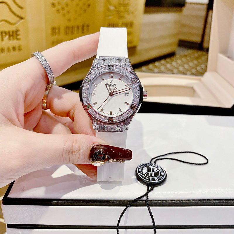 Đồng hồ nữ Hublott mặt tròn đính đá dây cao su