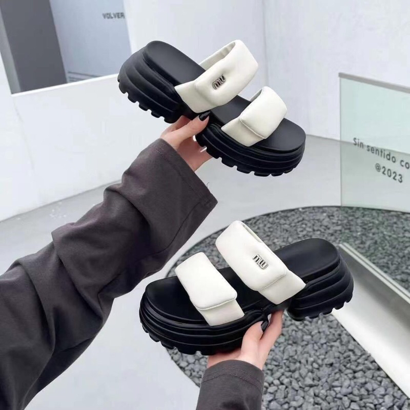 Dép lê bánh mì QCCC chữ Miu hai quai phồng da mềm êm chân