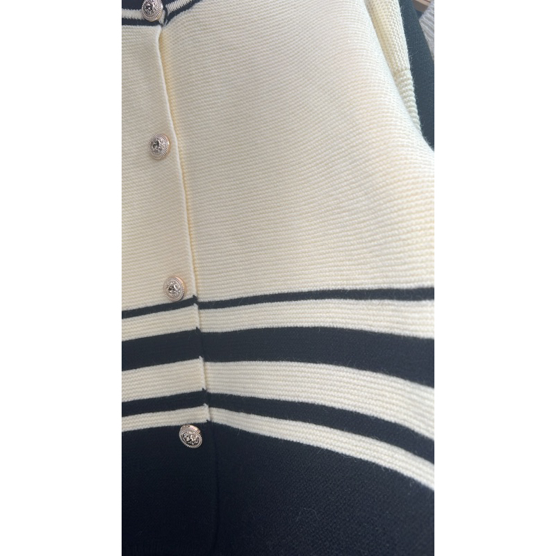 Áo len cardigan phối kẻ 2 màu freesize 23’September