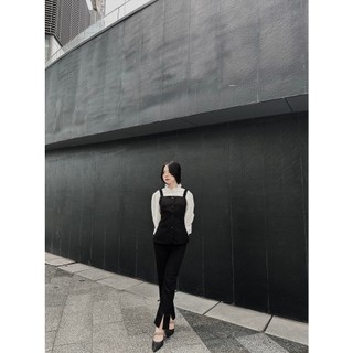 Modesty Áo yếm hai dây Lucy Top