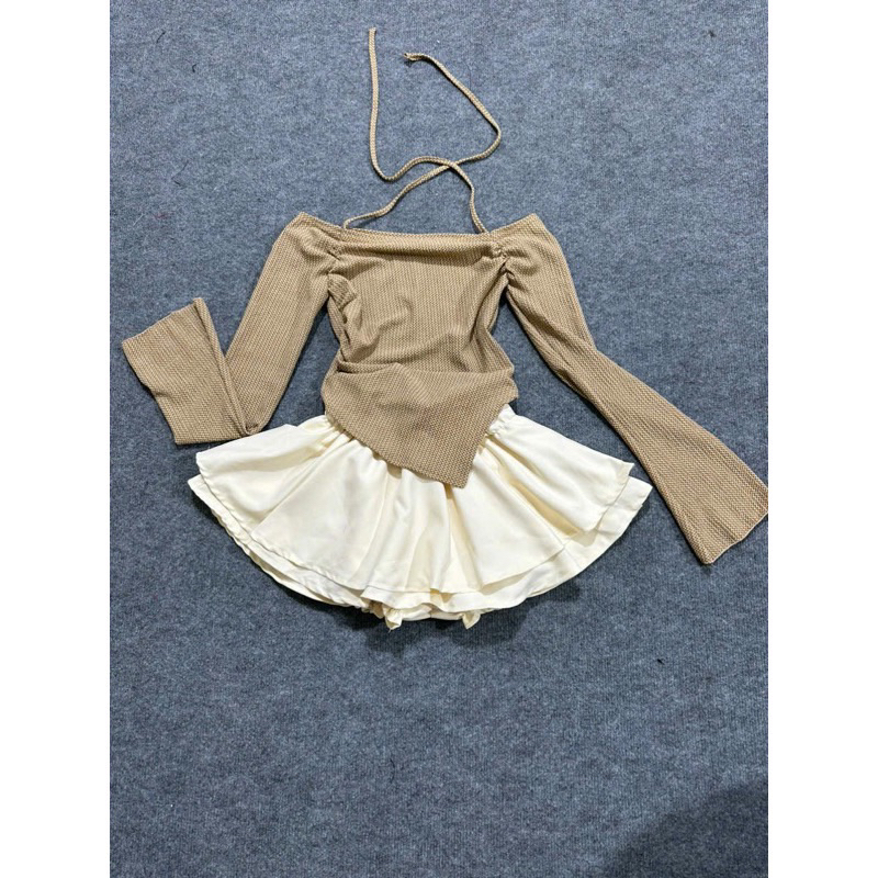 SÉT ĐẦM BỆT VAI TAY DÀI PHỐI CHÂN VÁY XÈO DỄ THƯƠNG