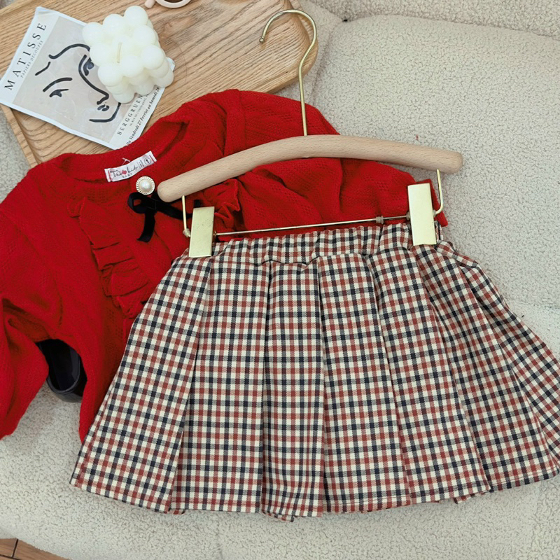 Set áo len đỏ 3 nơ đen bé gái