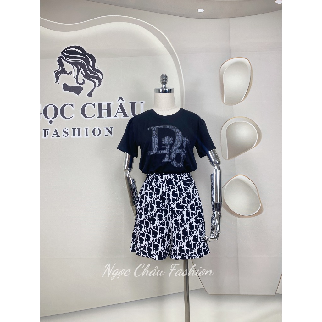 Set áo thun cổ tròn tay ngắn quần đùi họa tiết Di o màu đen form 38-58kg