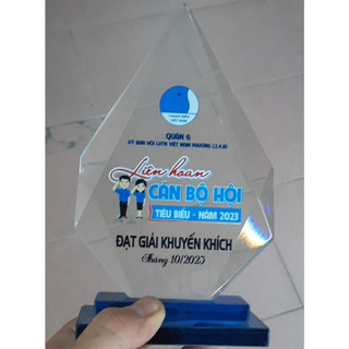 (Quận 1 TPHCM) Kỷ Niệm Chương - Pha Lê - Dáng Nhọn