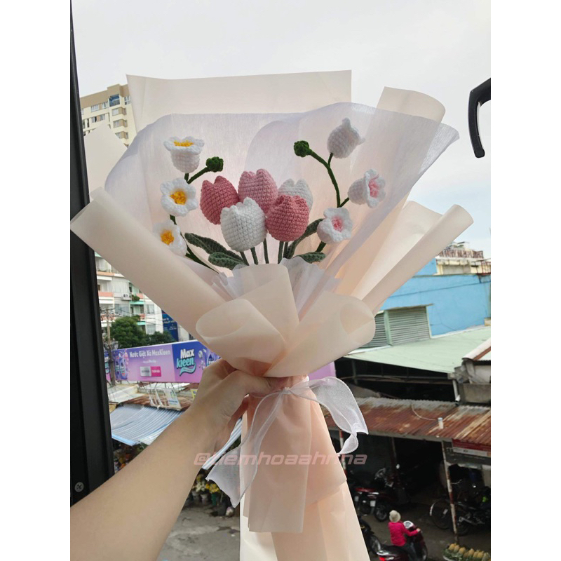 Hoa tulip bằng len handmade