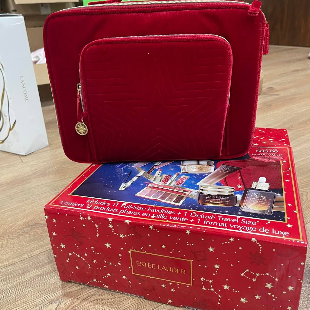 Set 12 món mỹ phẩm kè túi vali Estee Lauder 2023