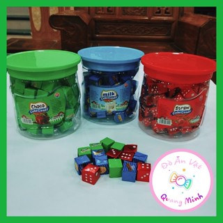  Bán sỉ hộp kẹo khối vuông xúc xắc 100 cái với vị sô cô la sữa dâu thơm ngon đồ ăn vặt Trung hot nhất 