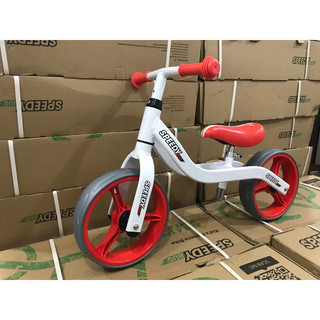 Xe thăng bằng cho bé 1.5 tuổi trở lên