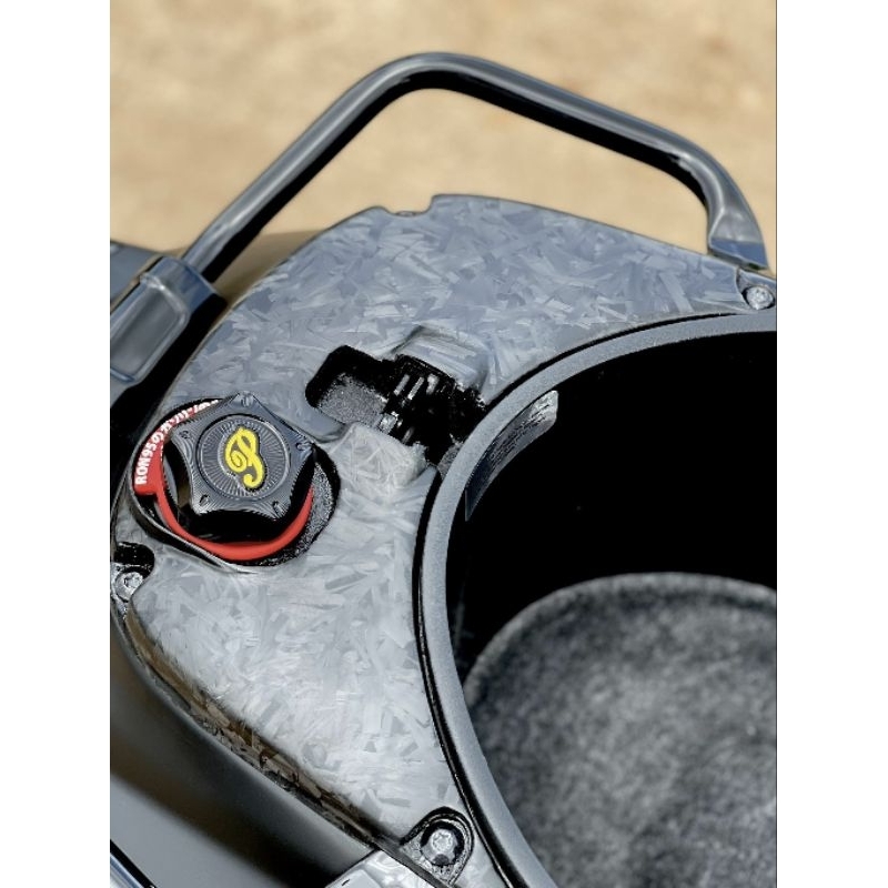 Ốp che bình xăng Carbon Forged cho Vespa Sprint/Primavera